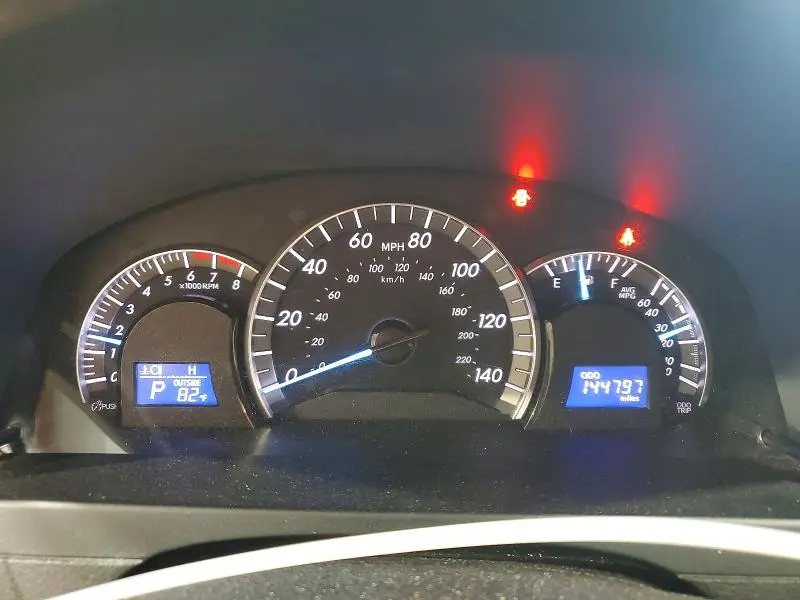2014 TOYOTA CAMRY SE  