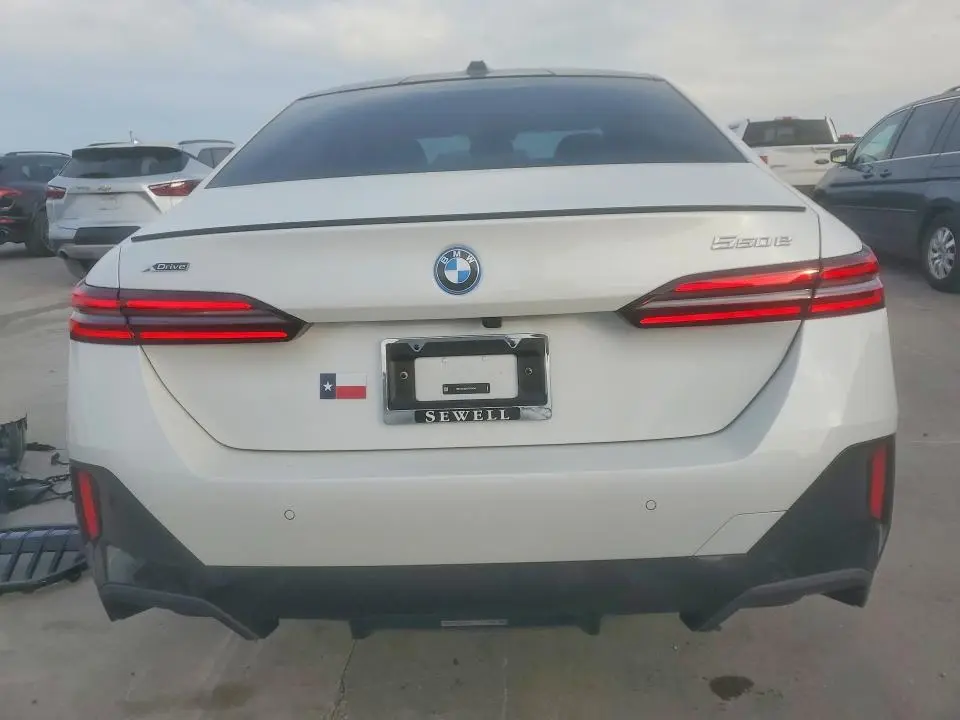 2026 BMW 550 XE  