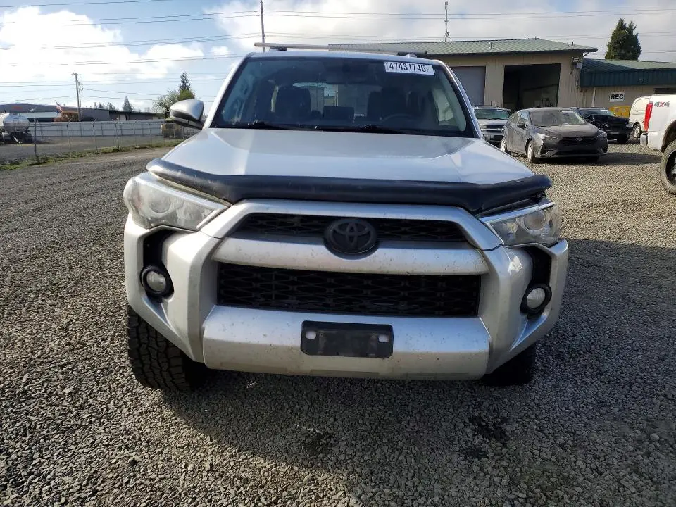 2018 TOYOTA 4RUNNER SR5  