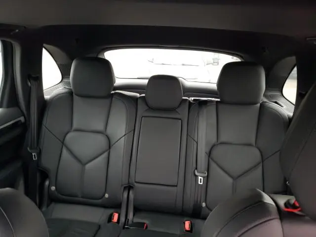 2014 PORSCHE CAYENNE   