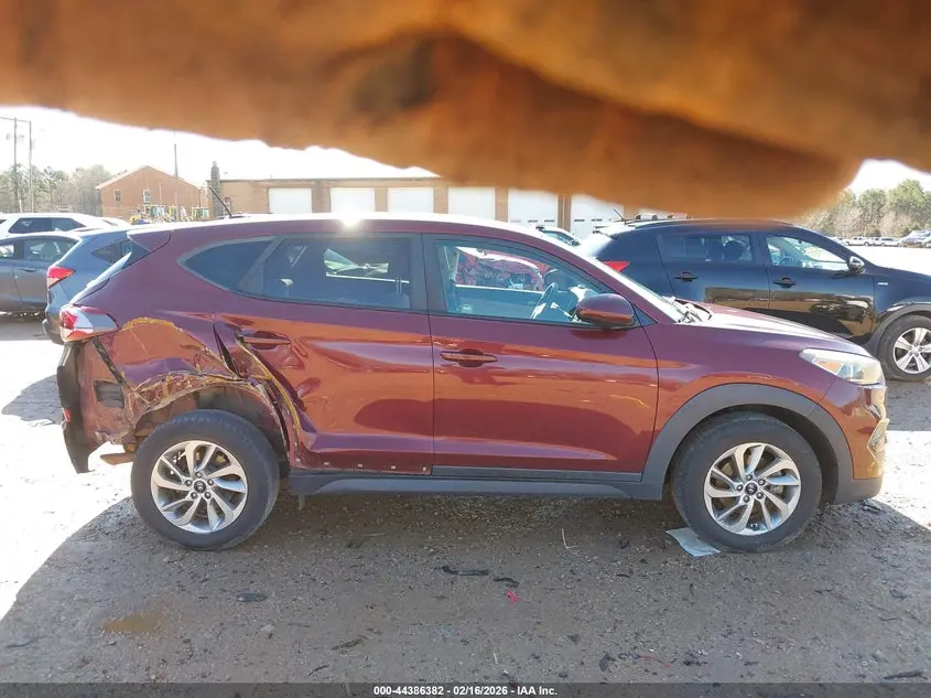 2016 HYUNDAI TUCSON SE