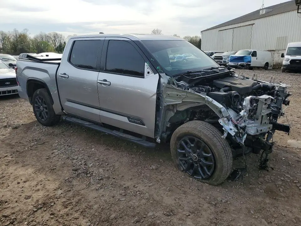 2024 TOYOTA TUNDRA PLATINUM  