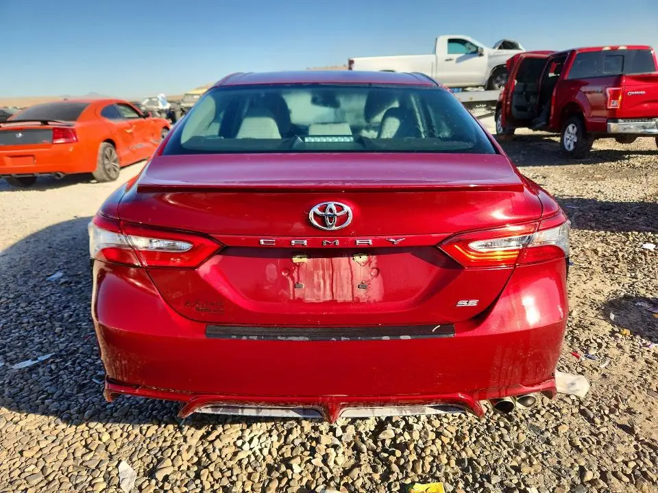 2018 TOYOTA CAMRY SE  