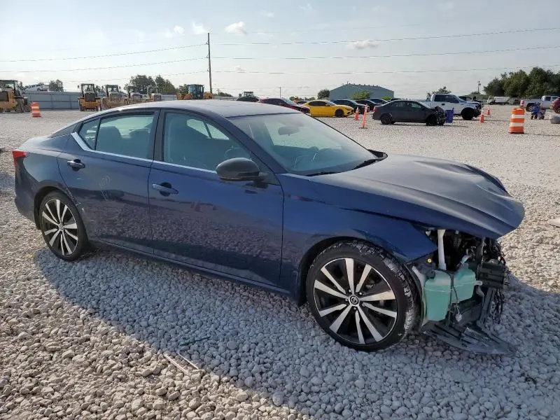 2021 NISSAN ALTIMA SR  