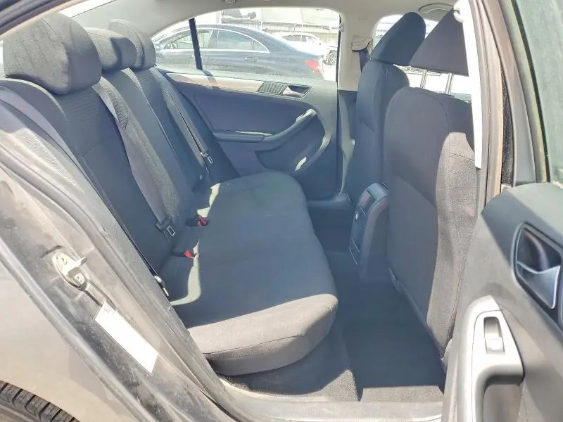 2016 VOLKSWAGEN JETTA SE  