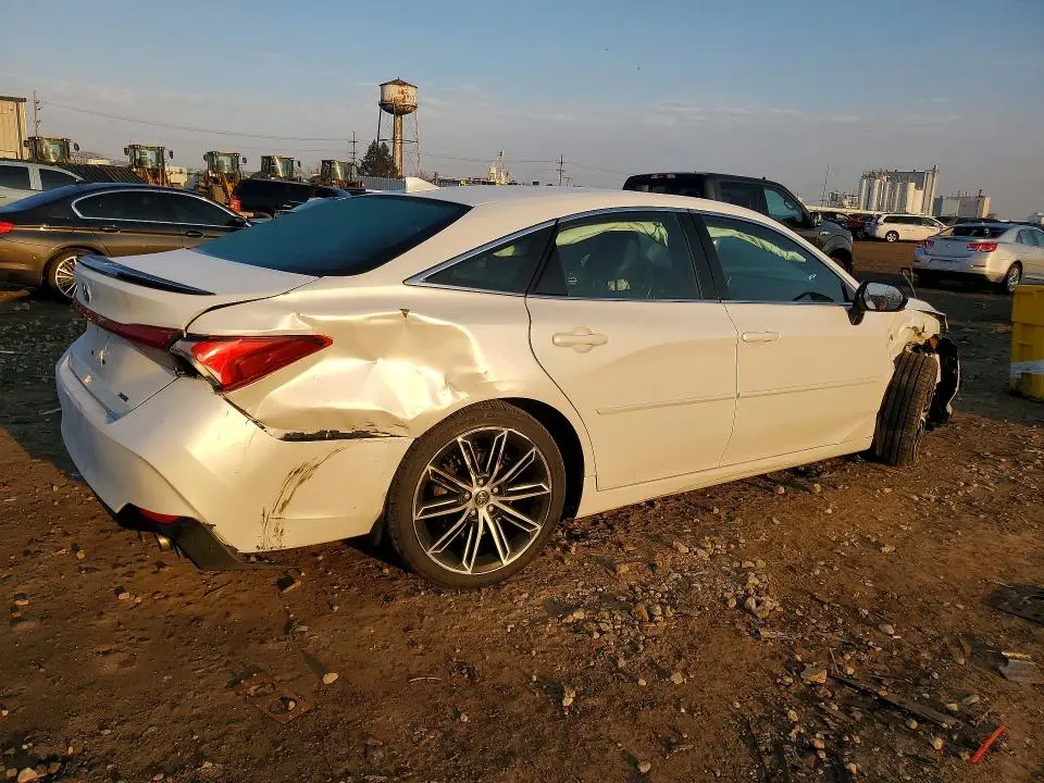 2020 TOYOTA AVALON XSE  