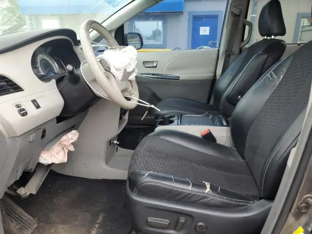 2011 TOYOTA SIENNA SPORT  