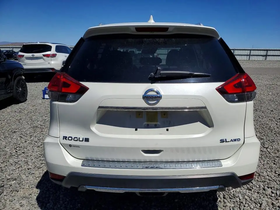 2017 NISSAN ROGUE SL  
