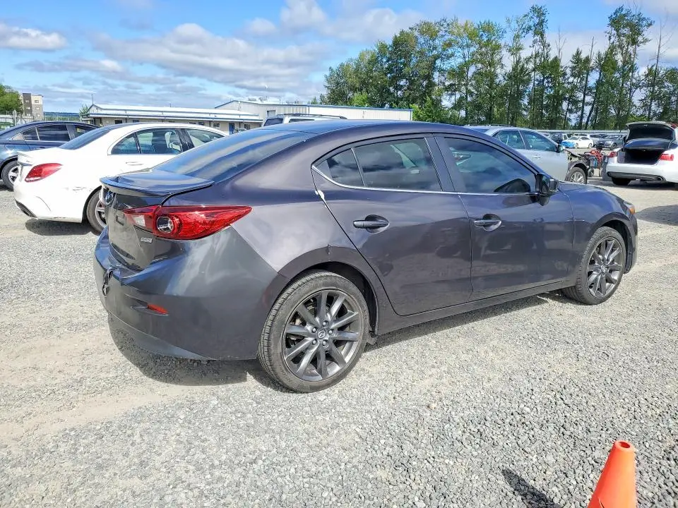 2018 MAZDA 3 TOURING  