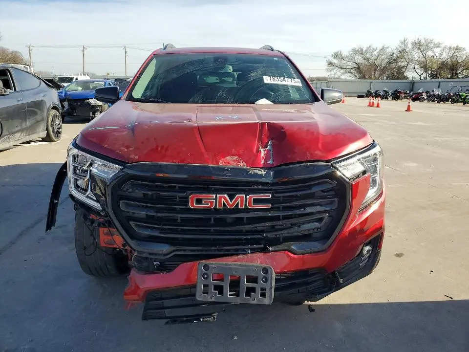 2024 GMC TERRAIN SLT  