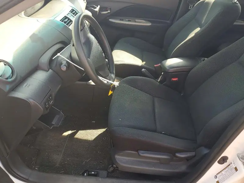 2011 TOYOTA YARIS BASE  