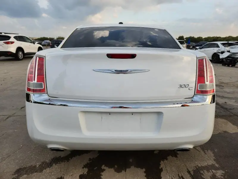 2014 CHRYSLER 300C   