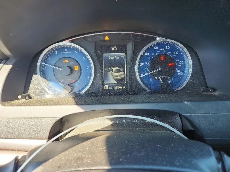 2016 TOYOTA CAMRY LE  