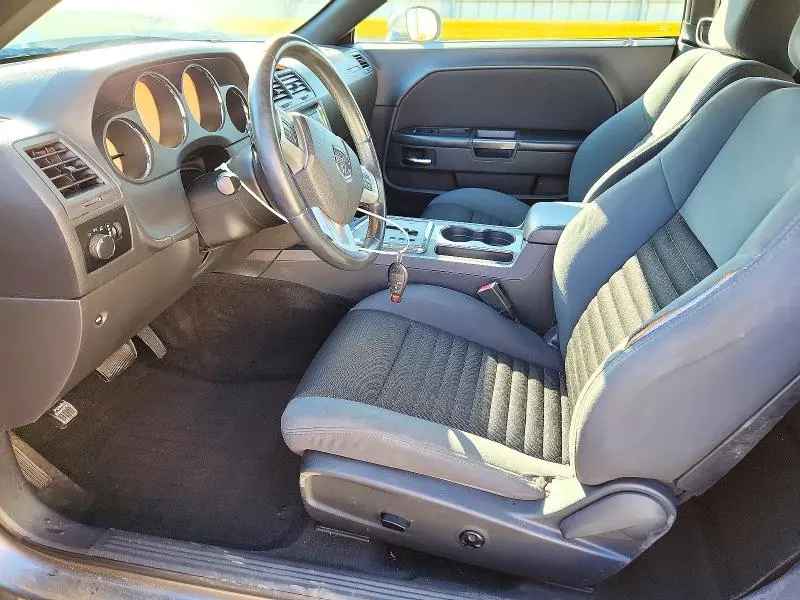 2012 DODGE CHALLENGER SXT  
