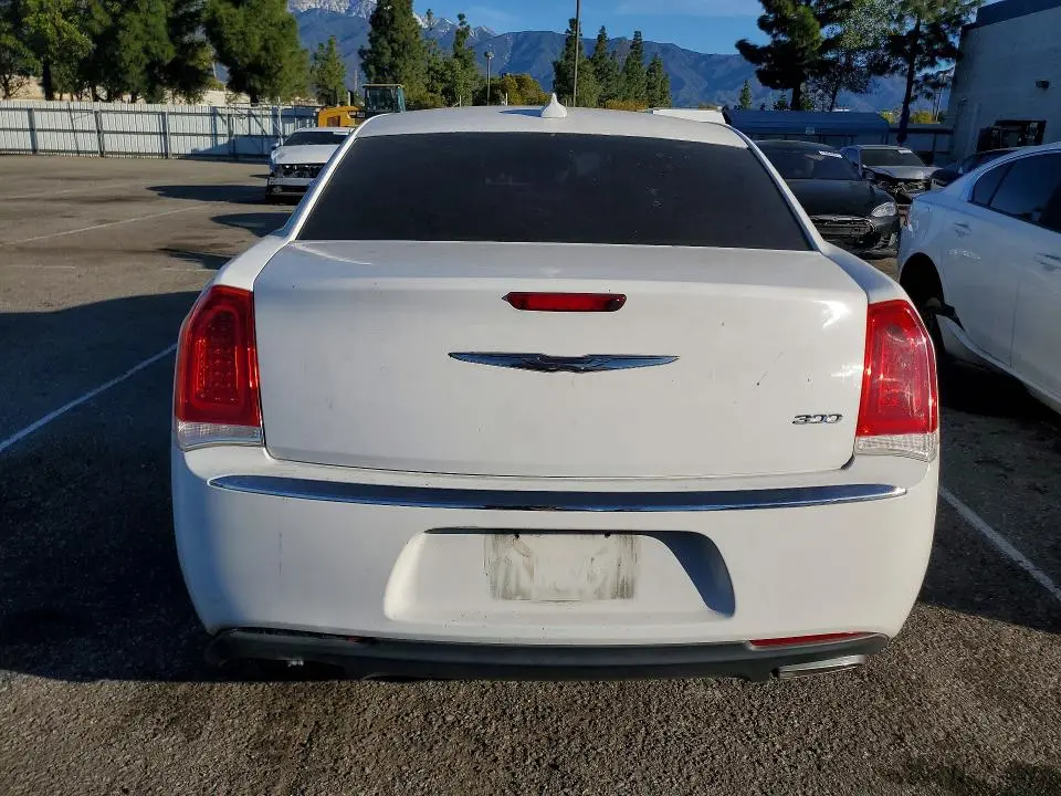 2015 CHRYSLER 300 LIMITED  