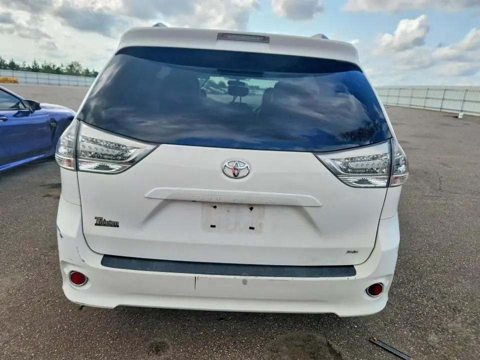 2011 TOYOTA SIENNA SPORT  