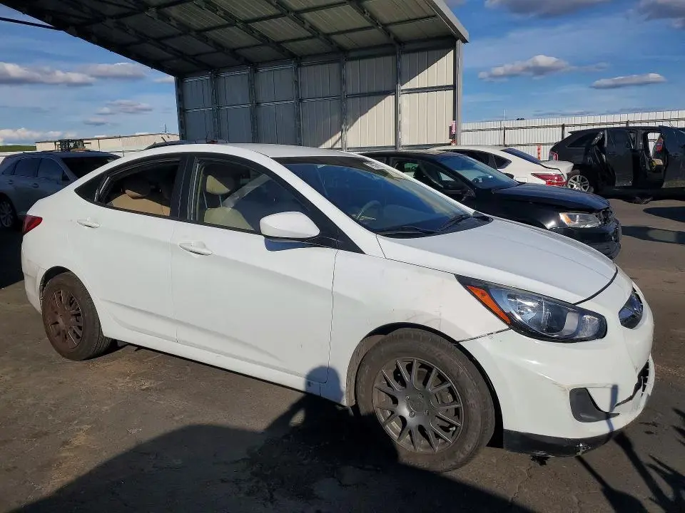 2014 HYUNDAI ACCENT GLS  