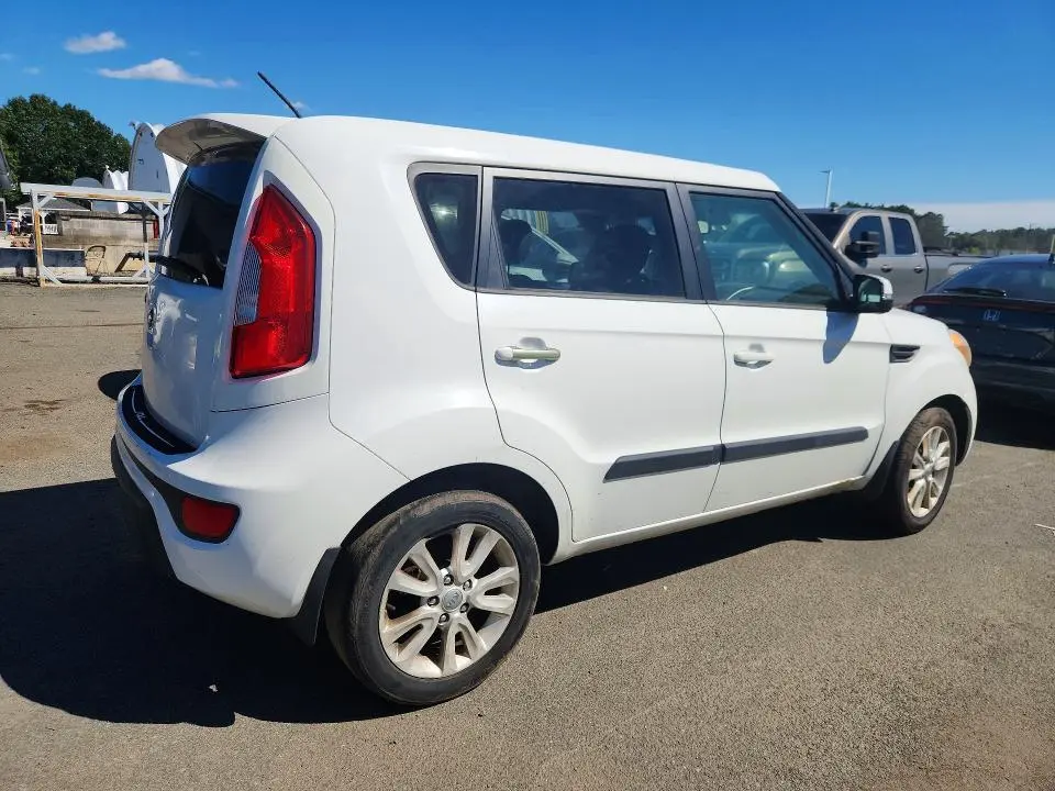 2013 KIA SOUL +  
