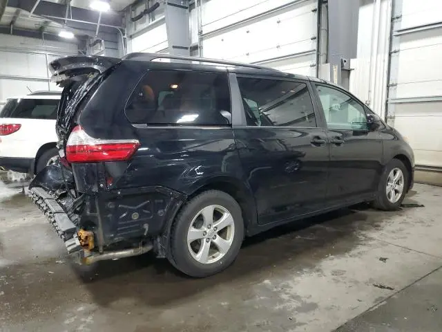 2015 TOYOTA SIENNA LE  