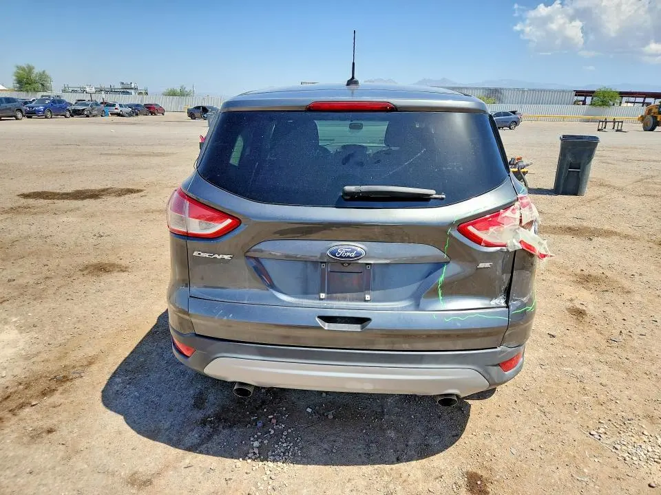 2016 FORD ESCAPE SE  
