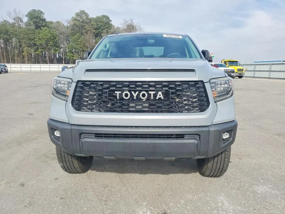 2018 TOYOTA TUNDRA SR5  