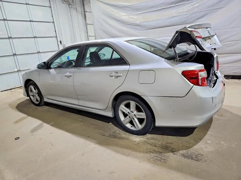 2014 TOYOTA CAMRY SE  