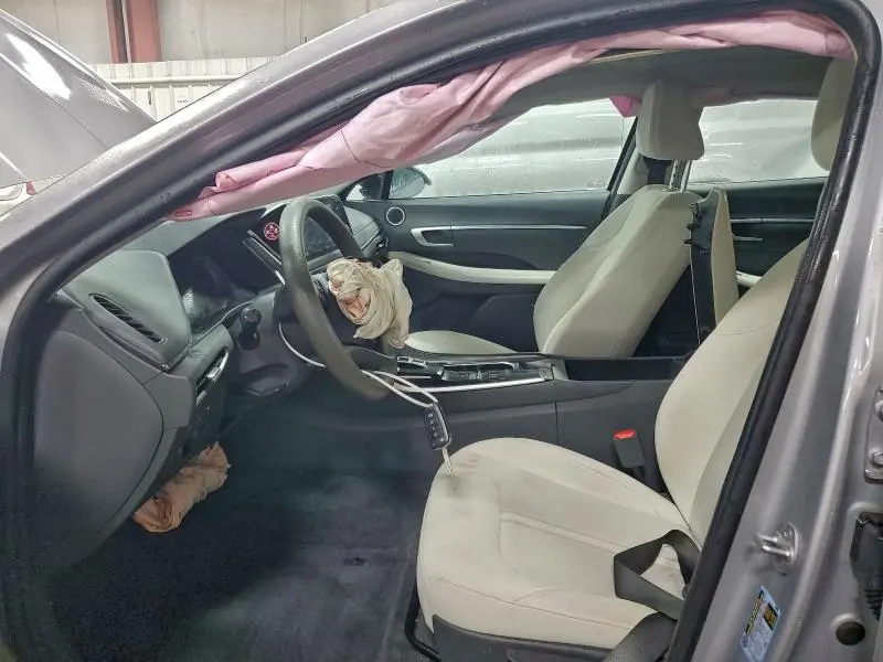 2023 HYUNDAI SONATA SE  