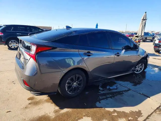 2019 TOYOTA PRIUS LE  