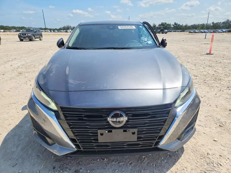 2023 NISSAN ALTIMA SV  