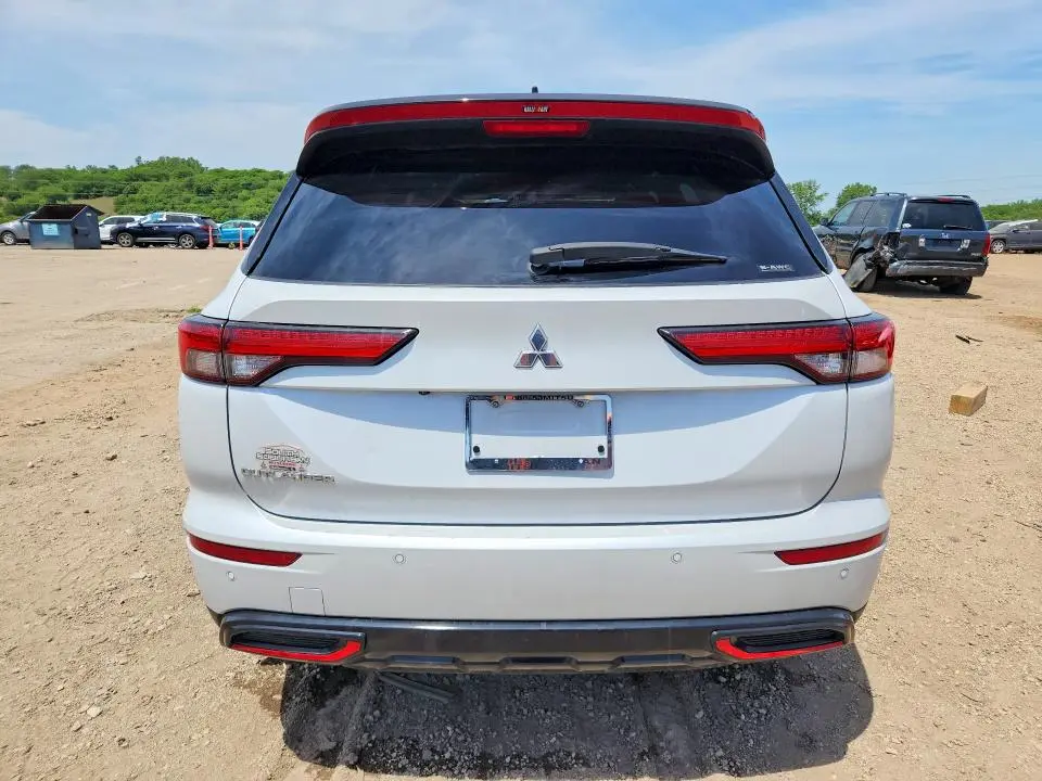 2023 MITSUBISHI OUTLANDER SE  