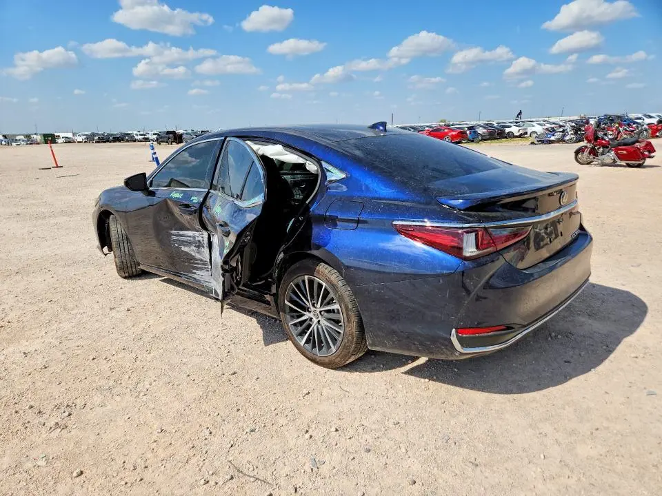 2025 LEXUS ES 300H BASE  