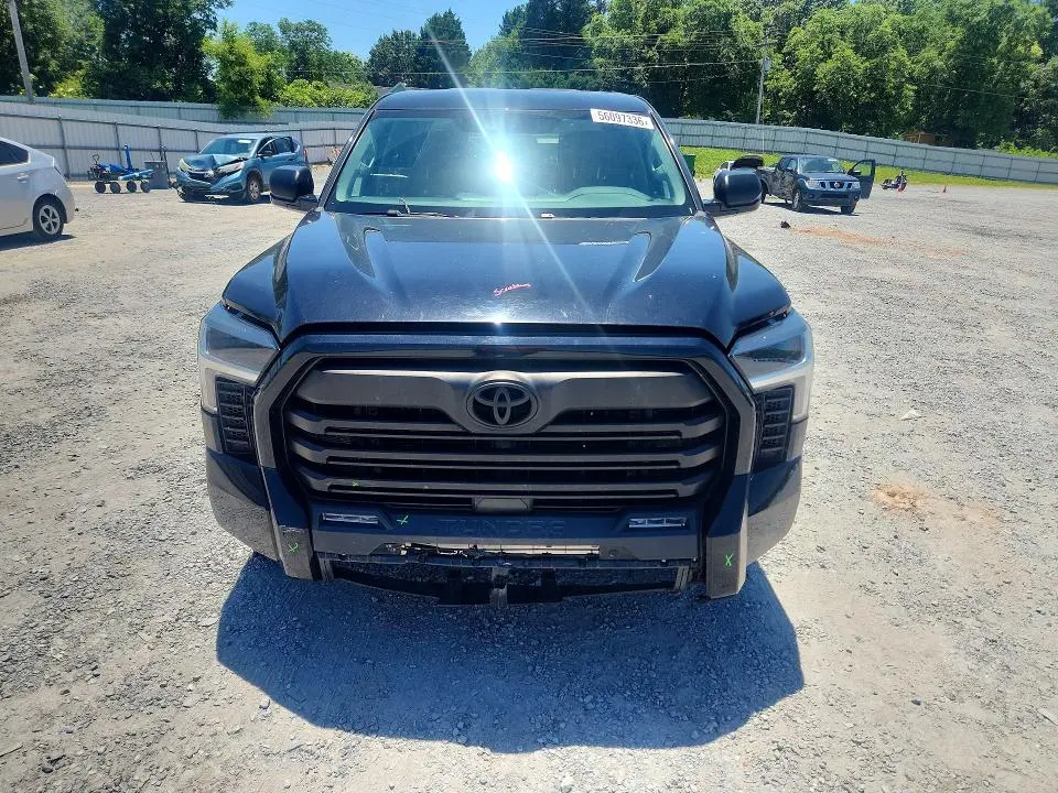2022 TOYOTA TUNDRA SR5  