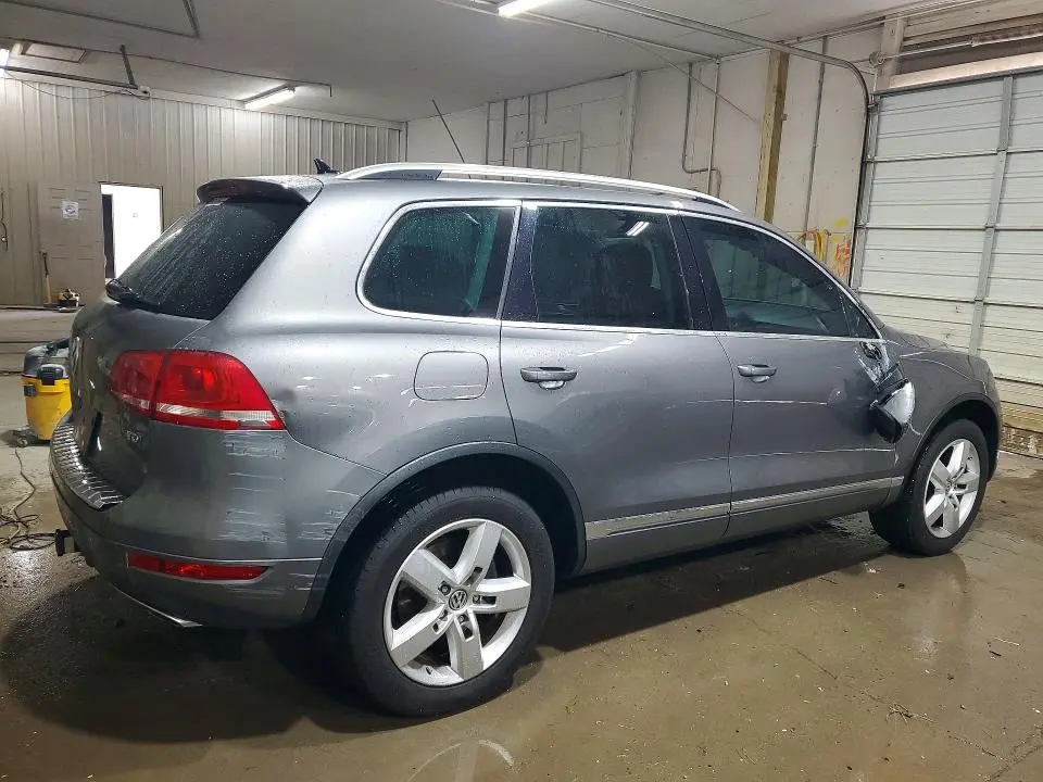 2013 VOLKSWAGEN TOUAREG V6 TDI  