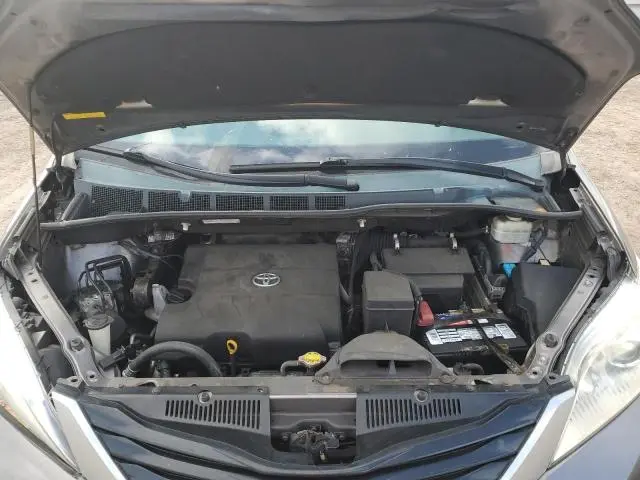 2011 TOYOTA SIENNA LE  