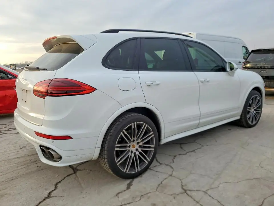 2016 PORSCHE CAYENNE S  