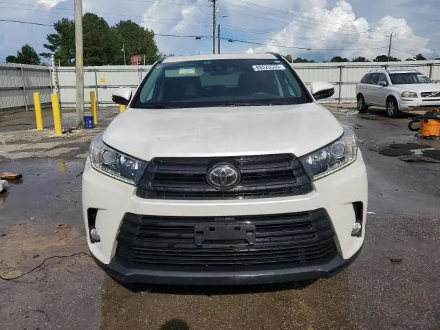 2018 TOYOTA HIGHLANDER SE  