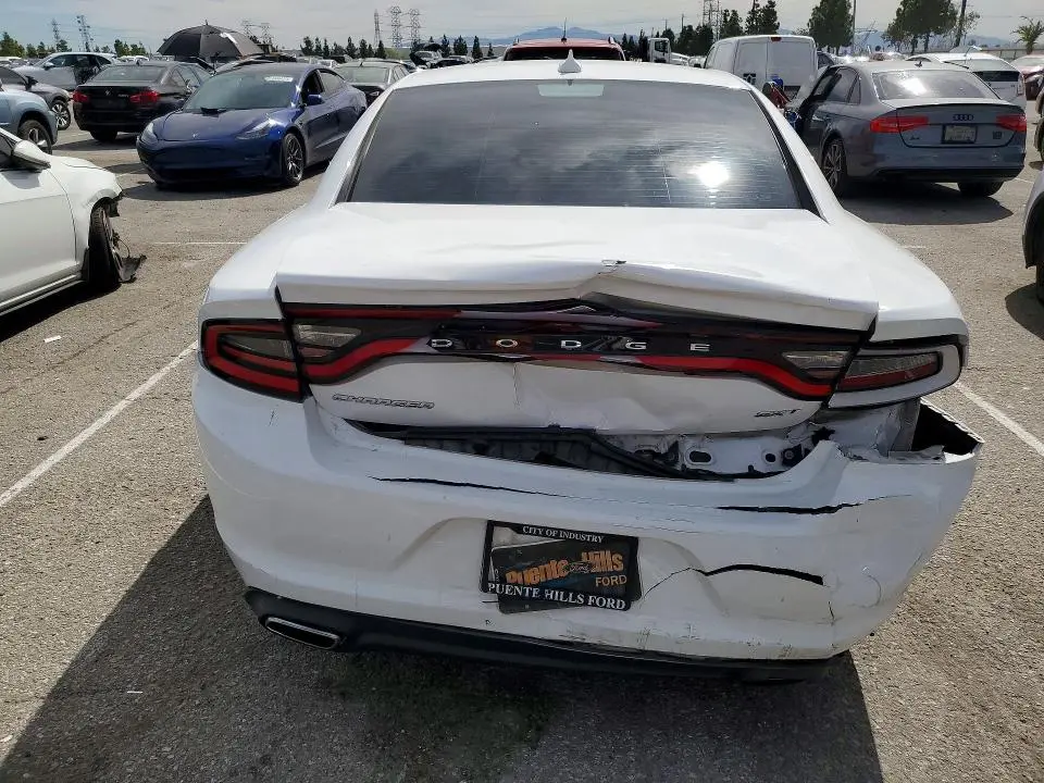 2016 DODGE CHARGER SXT  