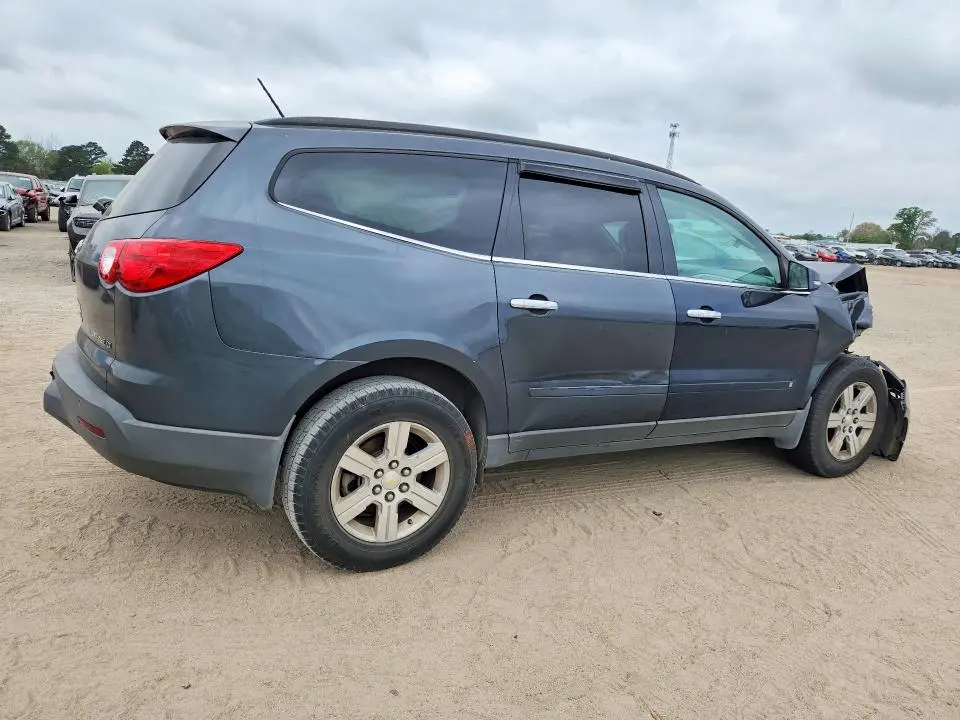 2011 CHEVROLET TRAVERSE LT  