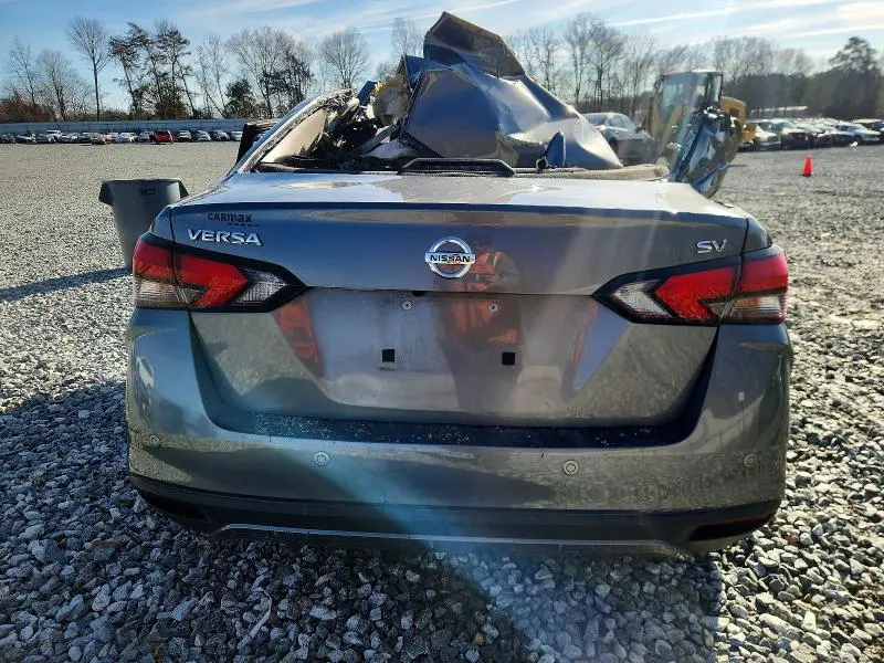 2022 NISSAN VERSA SV  