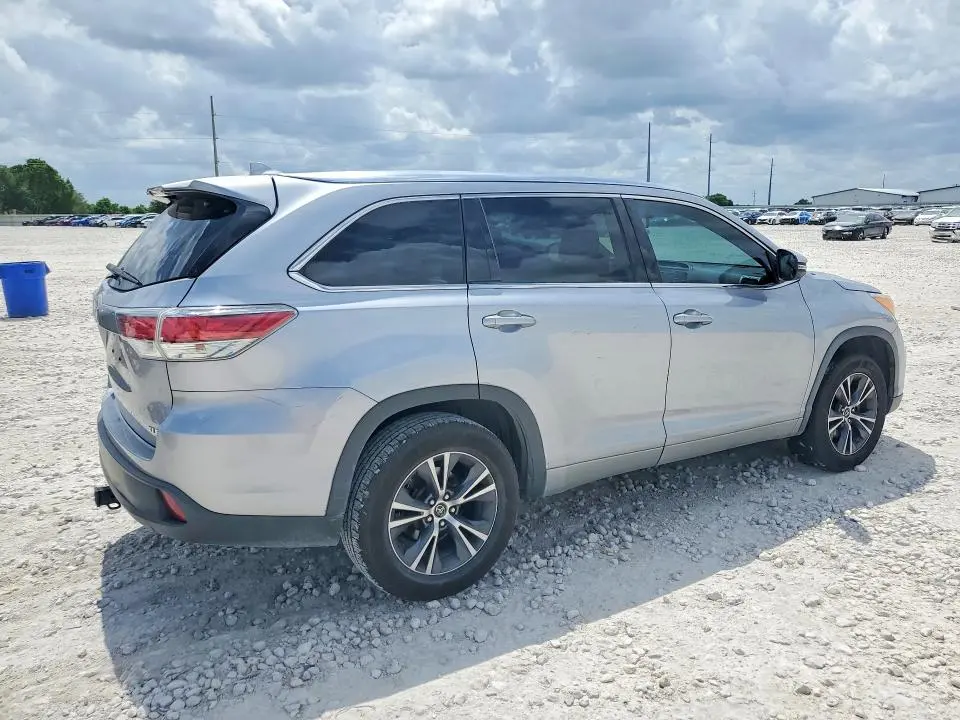 2016 TOYOTA HIGHLANDER XLE  