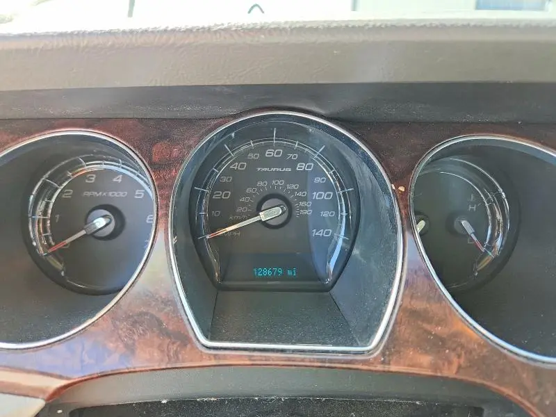2010 FORD TAURUS SEL  