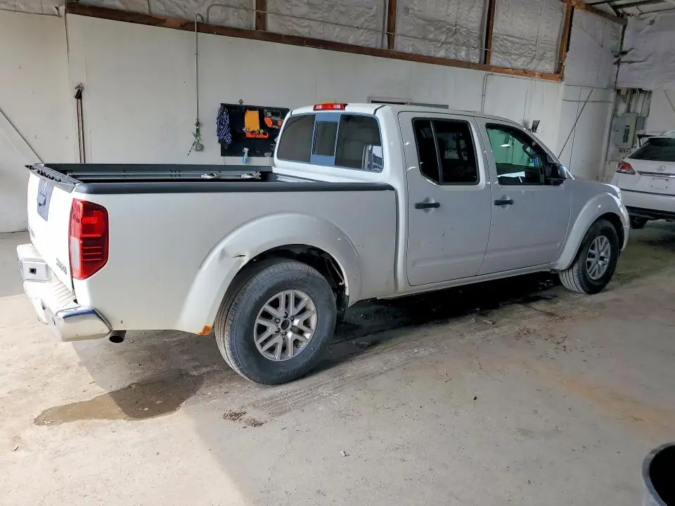 2015 NISSAN FRONTIER SV  