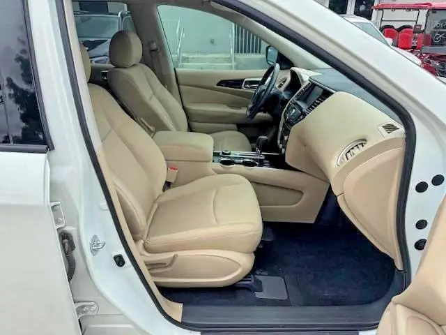 2017 NISSAN PATHFINDER SV  