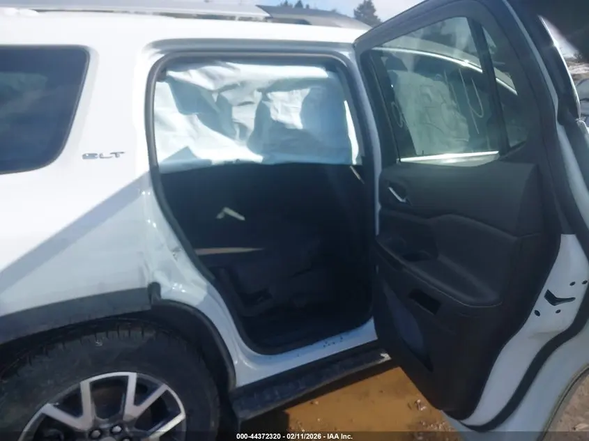 2023 GMC ACADIA AWD SLT