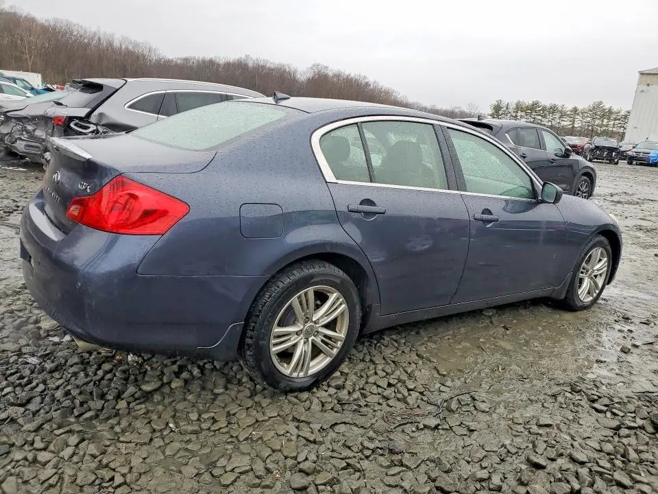 2011 INFINITI G37   