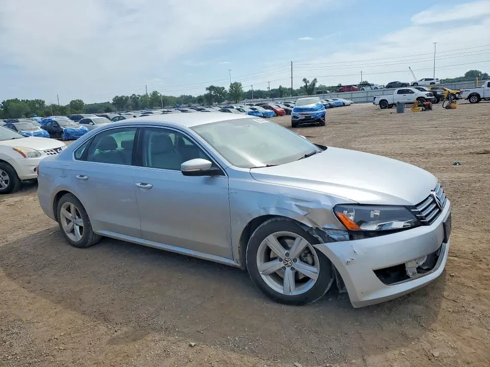 2014 VOLKSWAGEN PASSAT S  