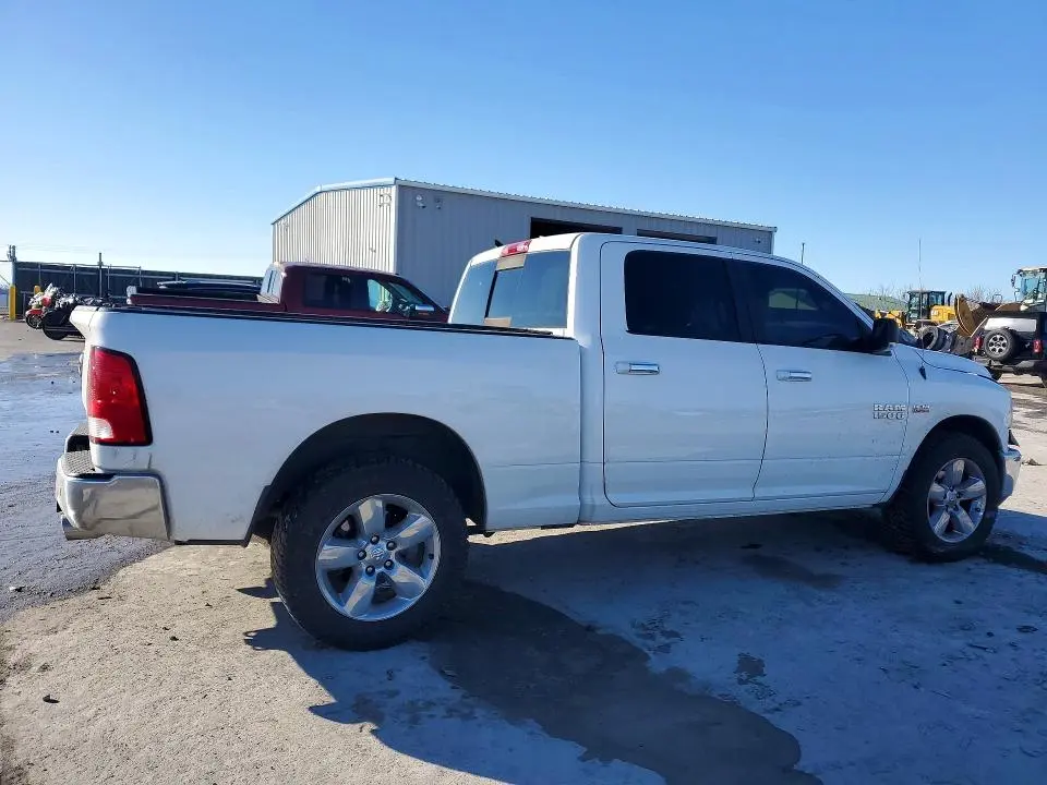 2017 RAM 1500 SLT  