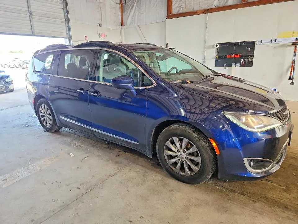 2017 CHRYSLER PACIFICA TOURING L  