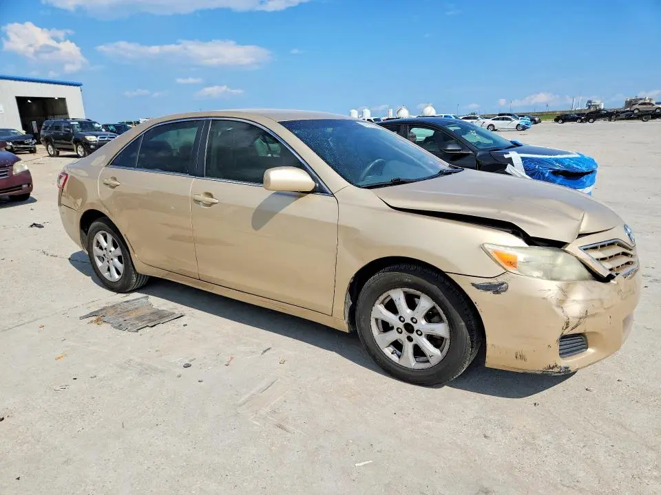 2011 TOYOTA CAMRY LE  