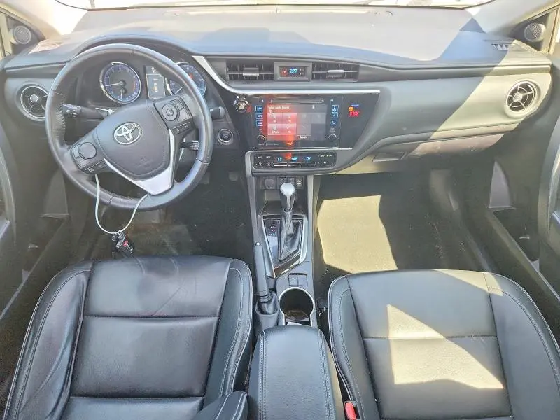 2018 TOYOTA COROLLA XLE  